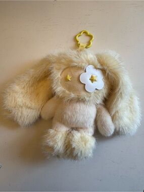 CJ Hendry Juju - Yellow Kenny Clip-On with White Flower and Yellow Star Details